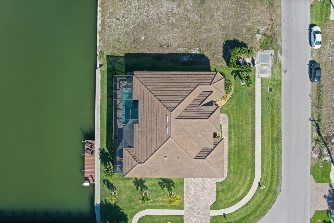 535 Spinnaker Dr, Marco Island, FL 34145