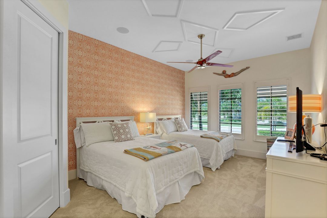 601 Crescent St, Marco Island, FL 34145