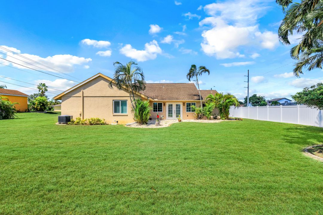 5 SE 20th Pl, Cape Coral, FL 33990
