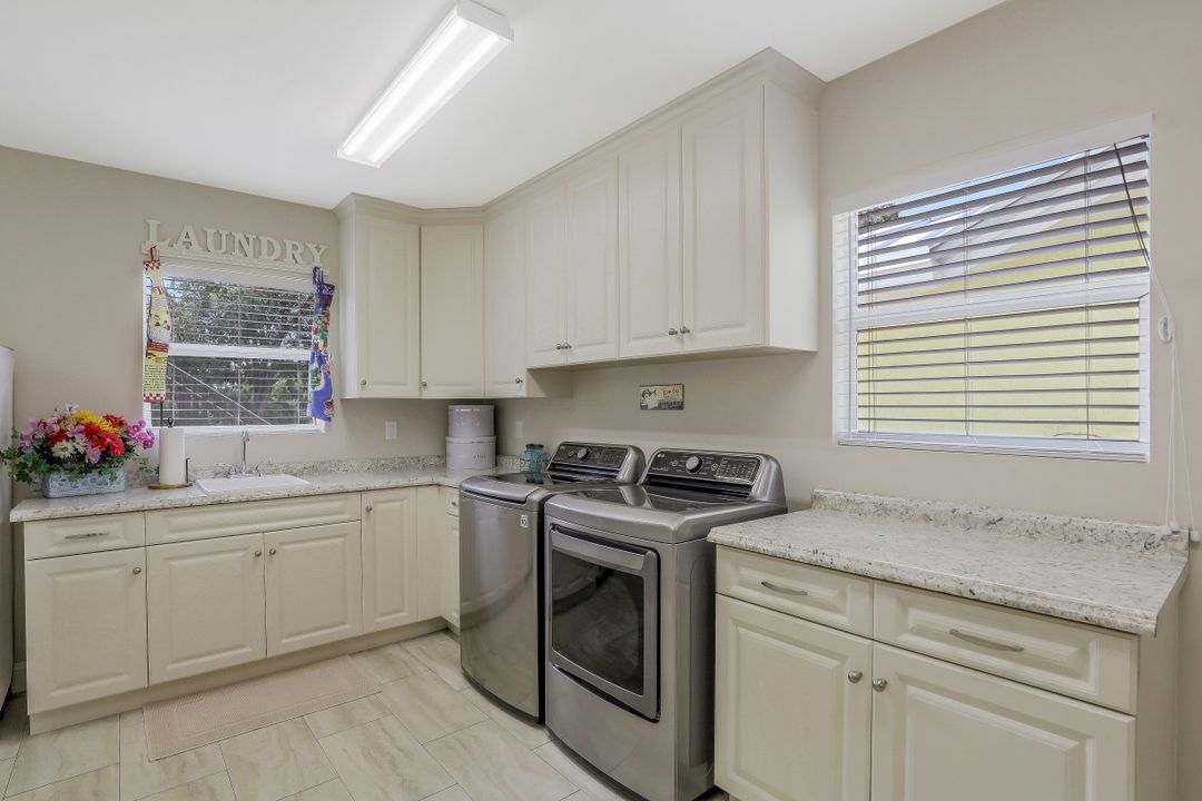 762 Hickory Rd, Naples, FL 34108