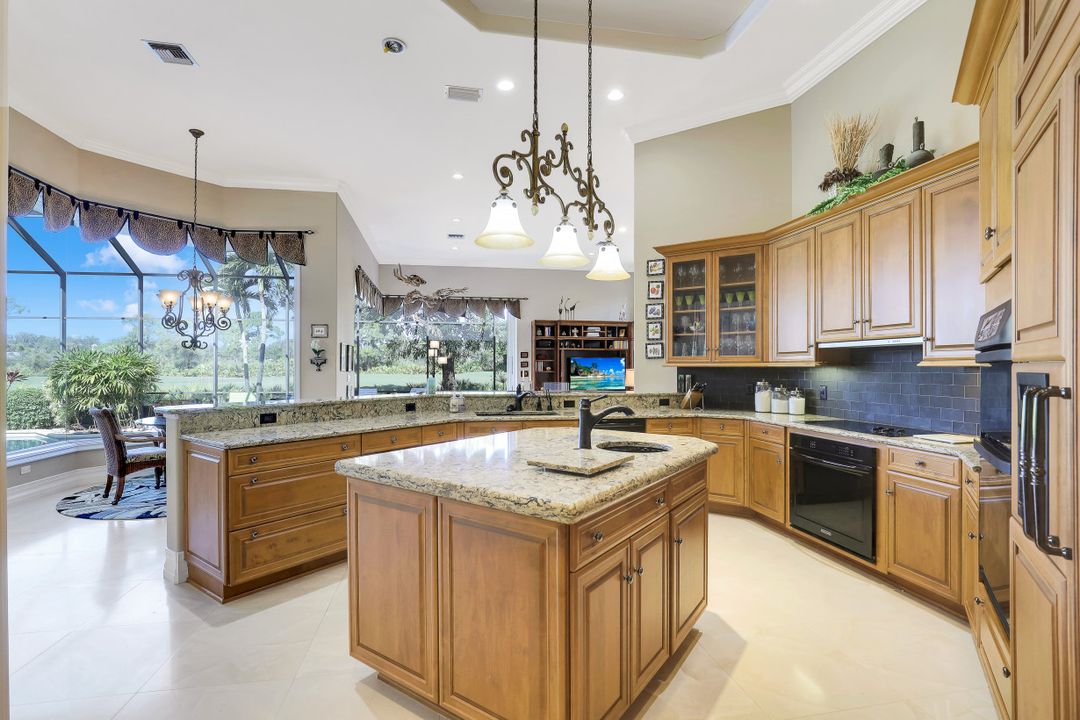 12570 Collier's Reserve Dr, Naples, FL 34110