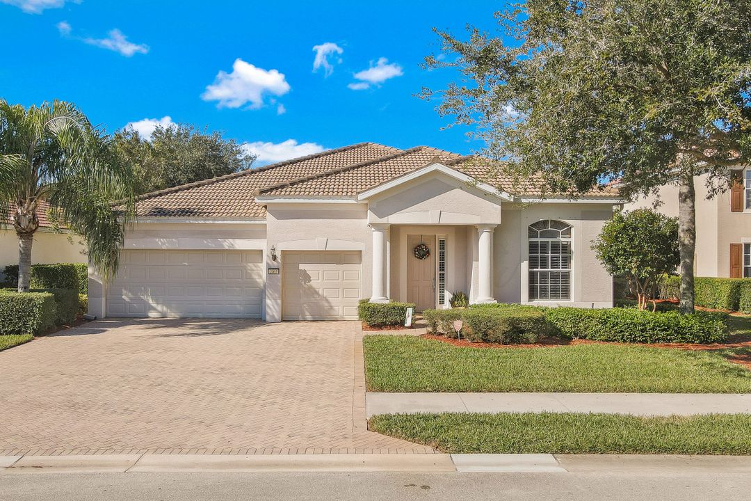2065 Mandarin Ln, Naples, FL 34120