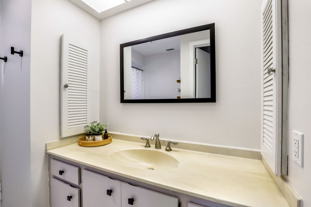 1698 S Flossmoor Rd, Fort Myers, FL 33919