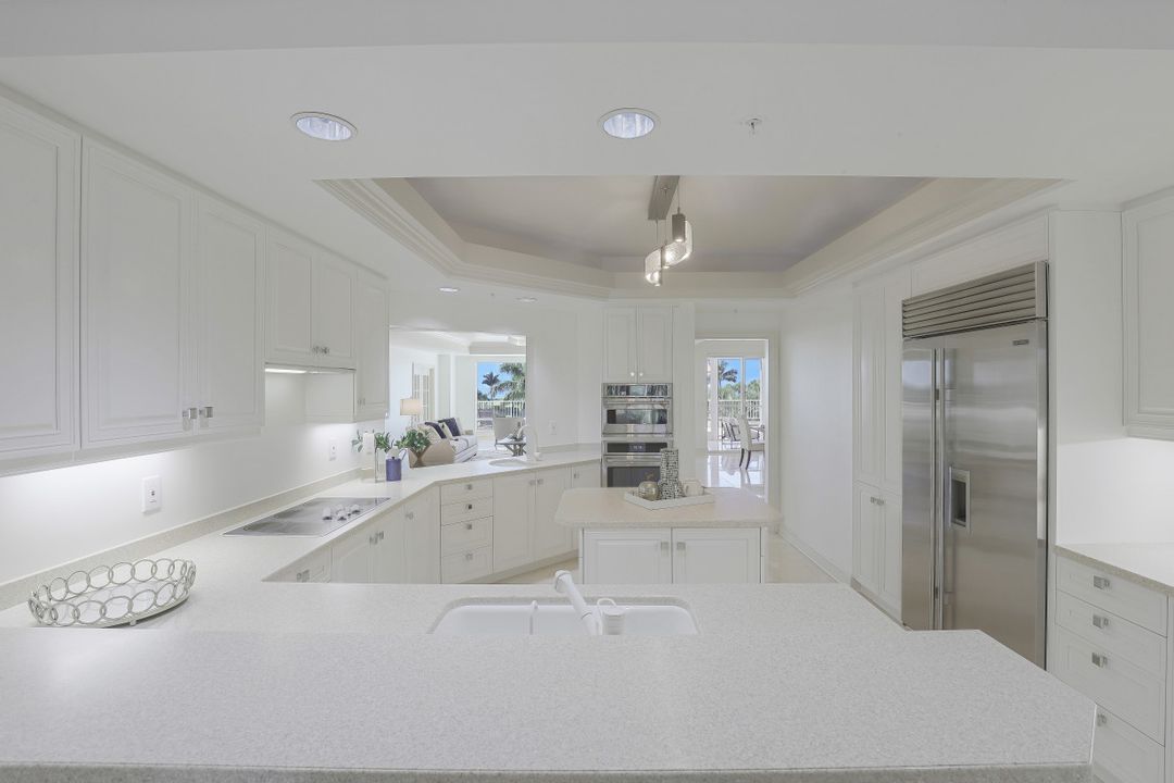 4201 Gulf Shore Blvd N #302, Naples, FL 34103