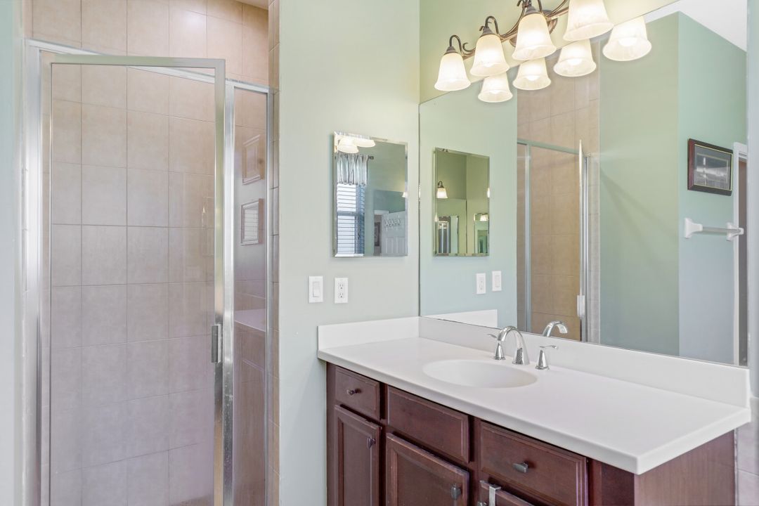 3560 Dandolo Cir, Cape Coral, FL 33909