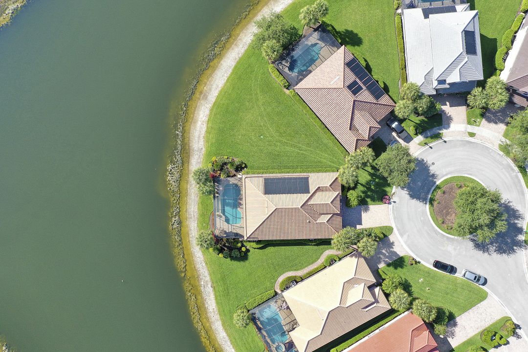 9131 Crystal Ct, Naples, FL 34120