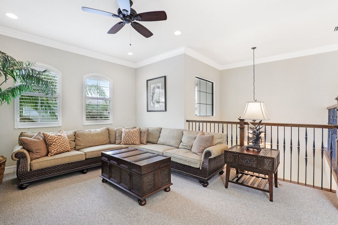 2939 Cinnamon Bay Cir, Naples, FL 34119