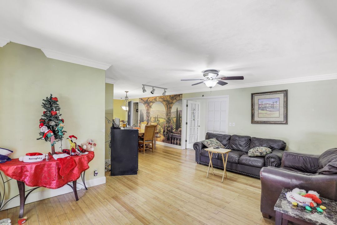 431 12th Ave NW, Naples, FL 34120