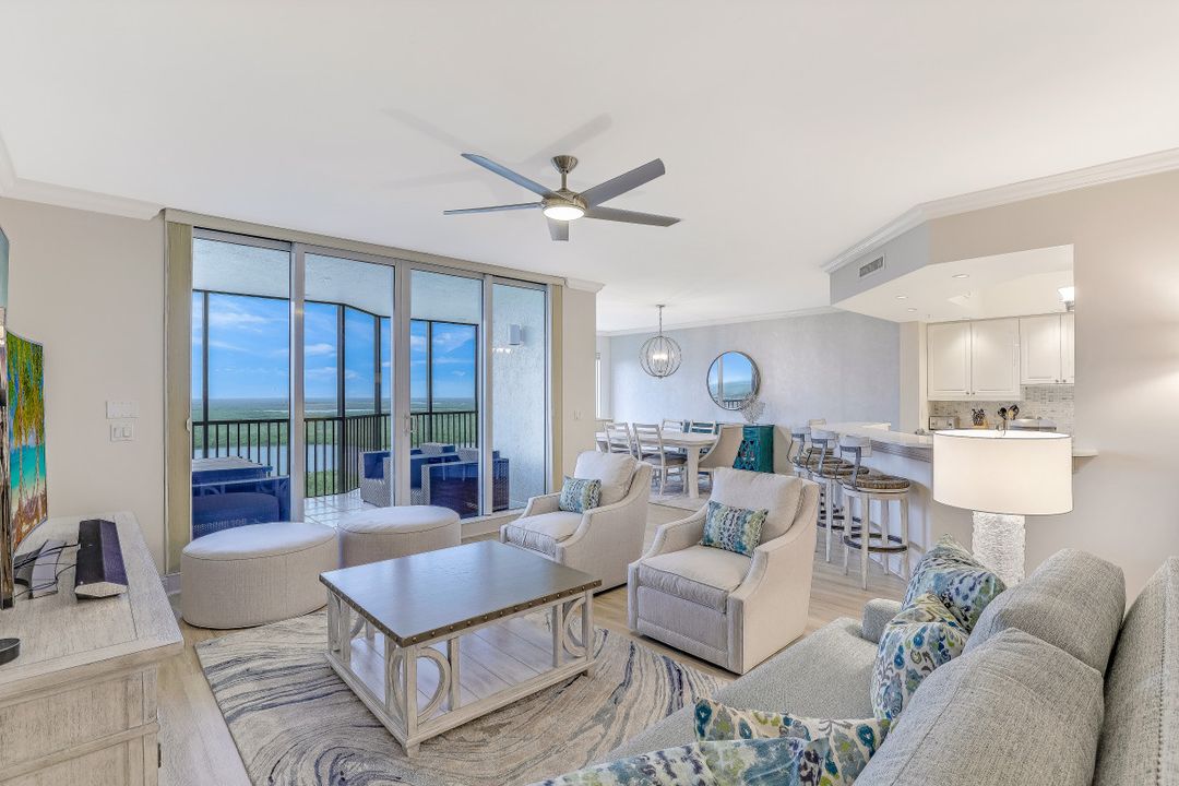 1060 Borghese Ln, Naples, FL 34114