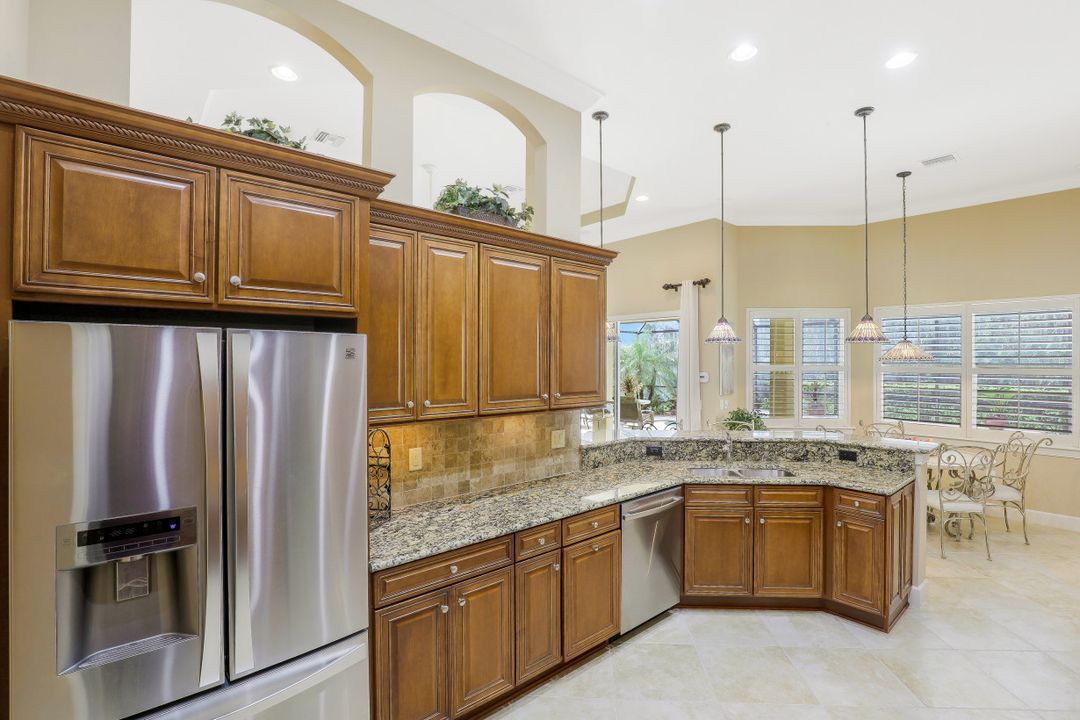 9359 Marble Stone Dr, Naples, FL 34120