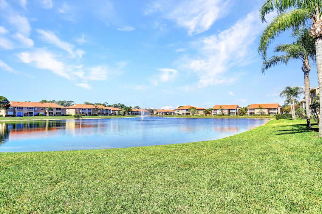 6940 Huntington Lakes Cir #202, Naples, FL 34119