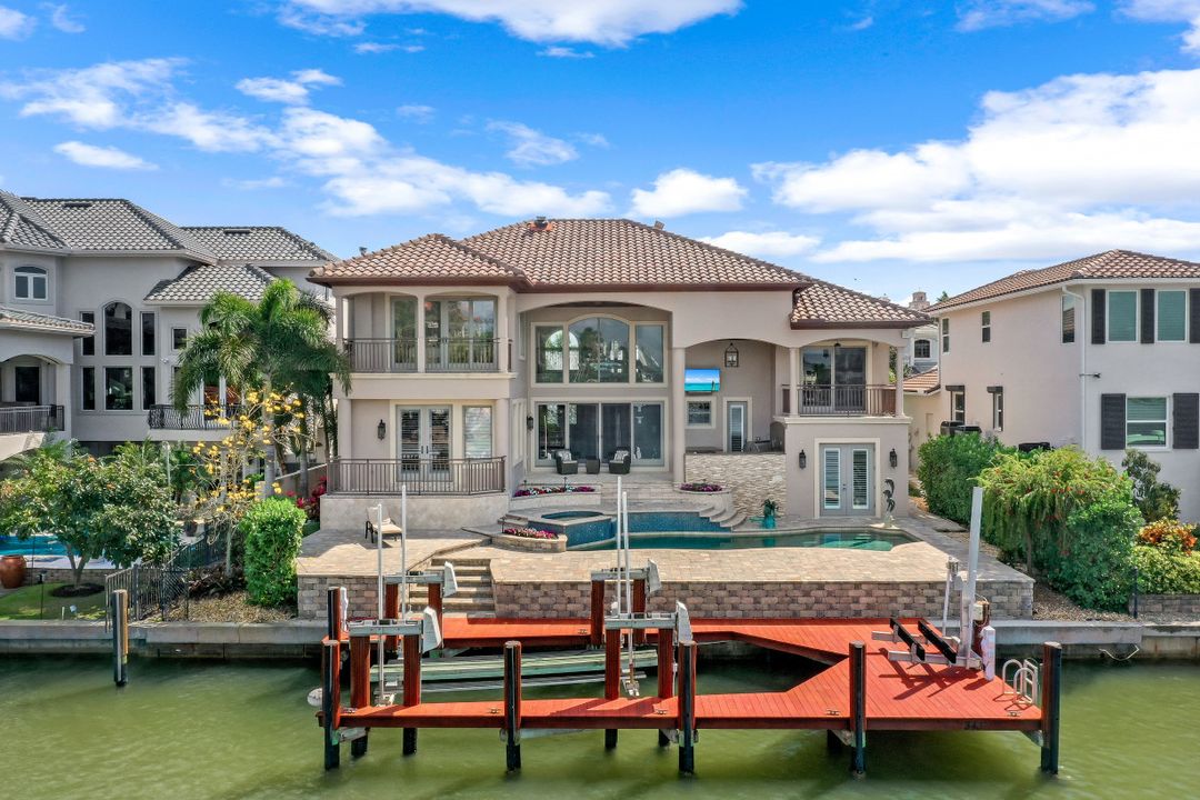 343 Oak Ave, Naples, FL 34108