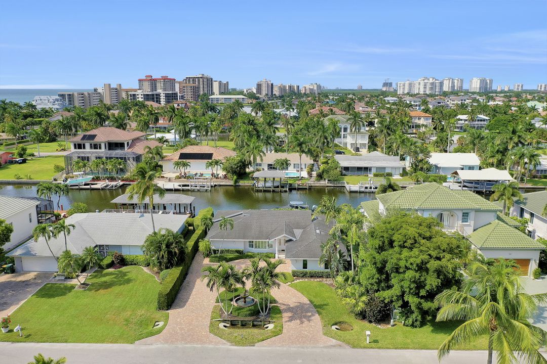 151 Bayview Ave, Naples, FL 34108