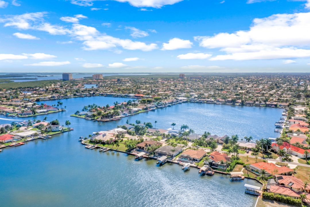 5219 SW 5th Pl, Cape Coral, FL 33914