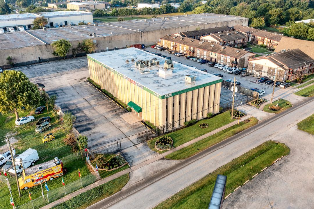 4625 North Fwy, Houston, TX 77022