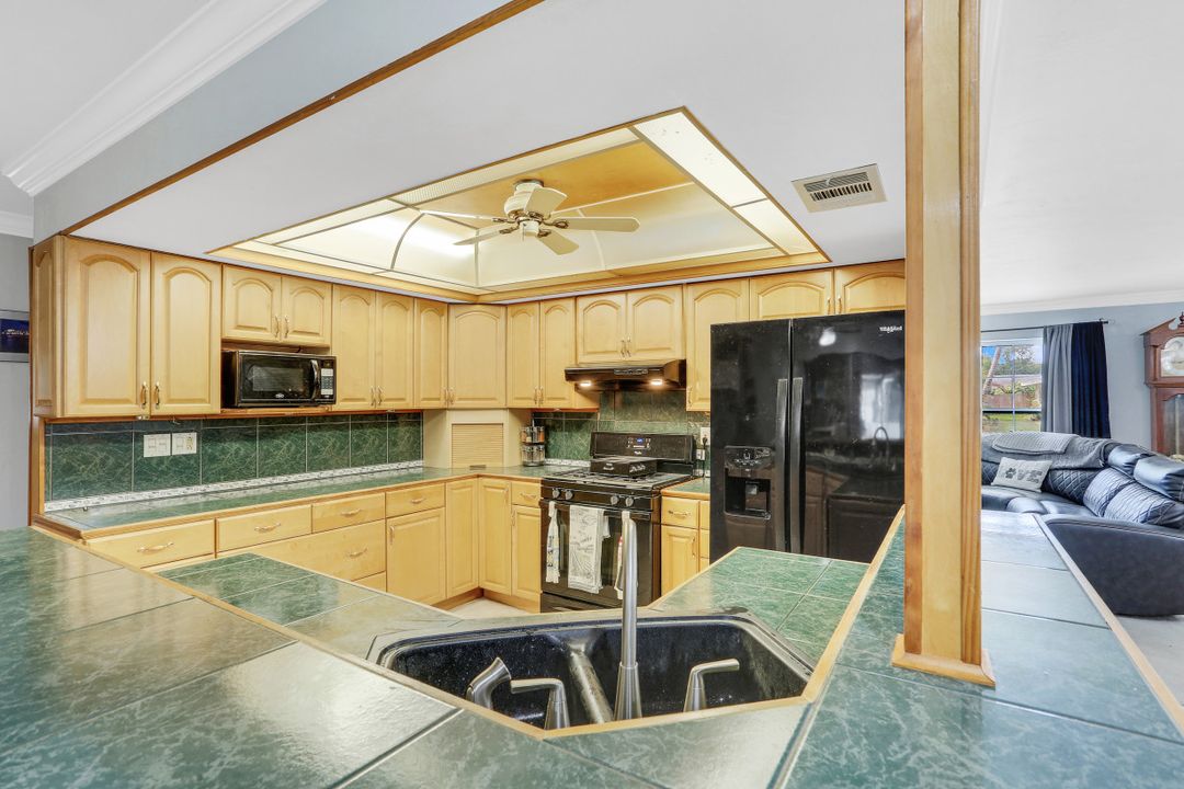 4747 McGregor Blvd, Fort Myers, FL 33901