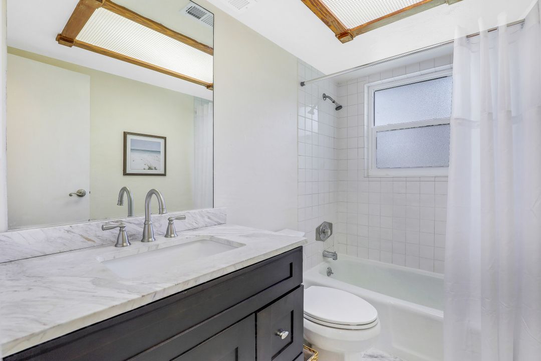 8642 Whispering Pines Dr, Saint James City, FL 33956