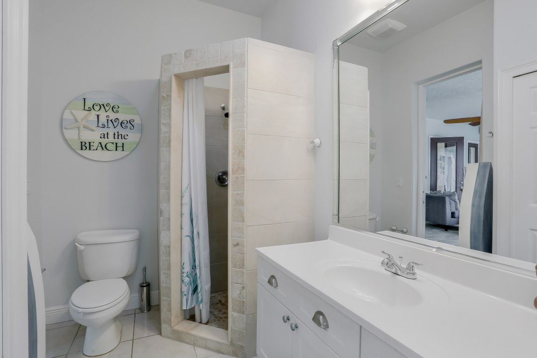 1817 Piccadilly Cir, Cape Coral, FL 33991