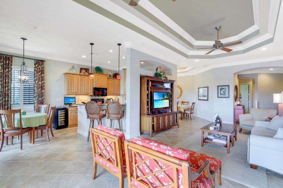 9525 Ironstone Terrace #Unit 202, Naples, FL 34120