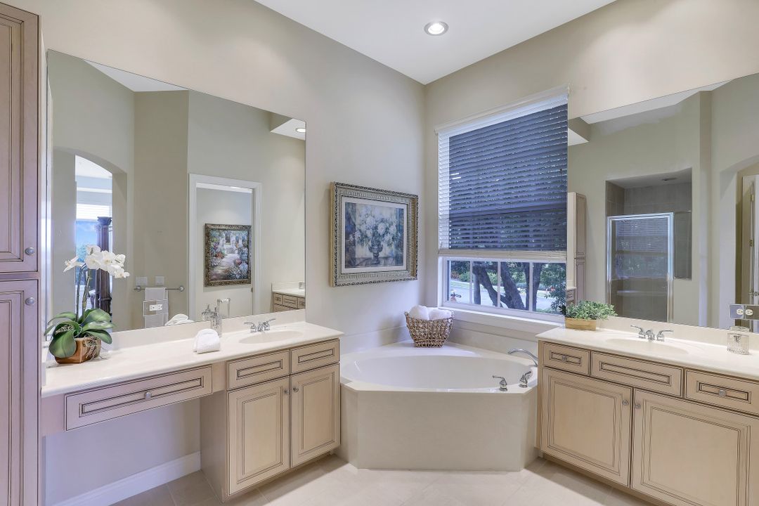 15501 Monterosso Ln #201, Naples, FL 34110