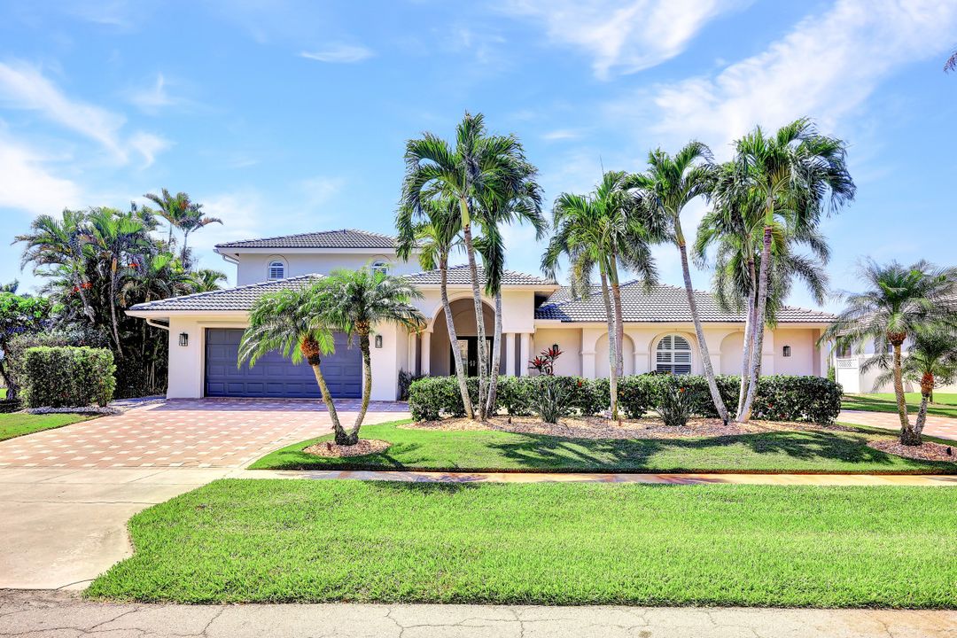 318 Polynesia Ct, Marco Island, FL 34145