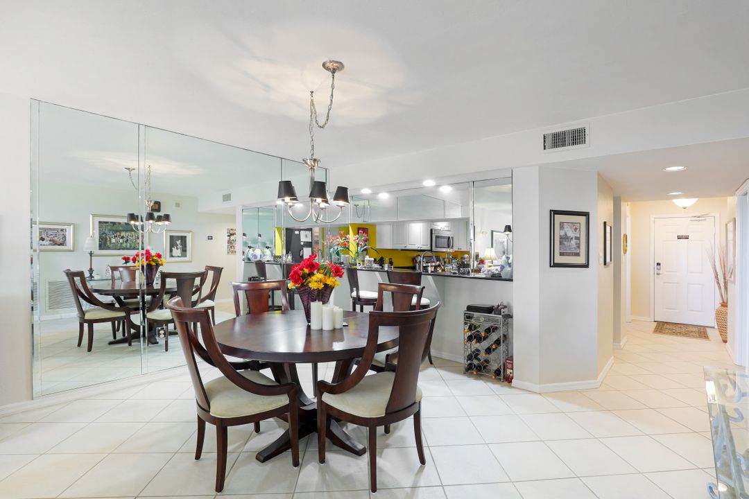 11118 Gulf Shore Dr #602, Naples, FL 34108