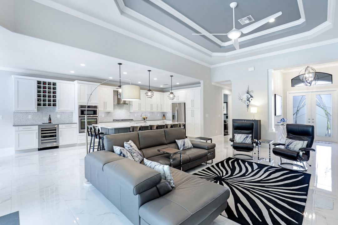 10086 Palazzo Dr, Naples, FL 34119