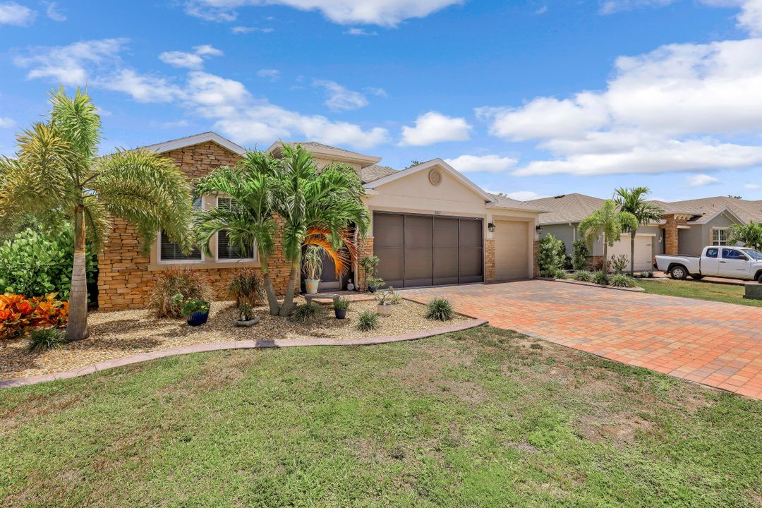 3101 Amadora Cir, Cape Coral, FL 33909