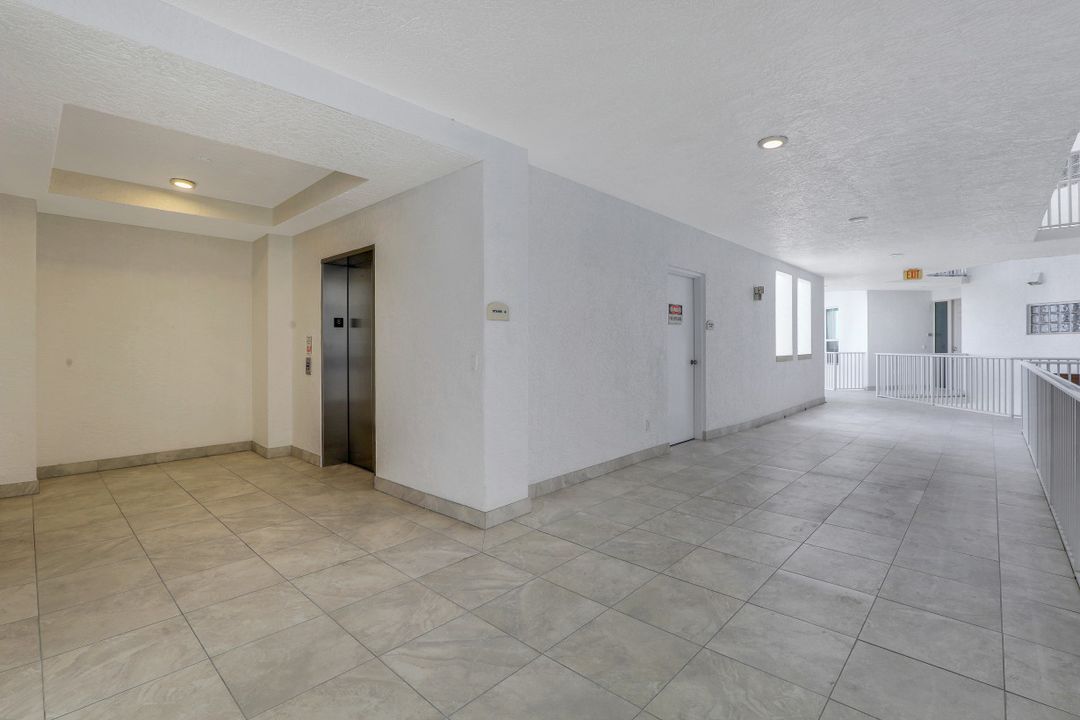 300 Dunes Blvd #803, Naples, FL 34110