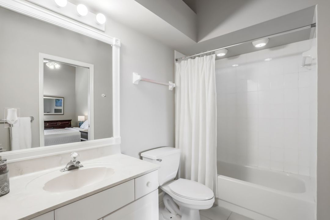 1517 Kenridge Pl, Naples, FL 34104