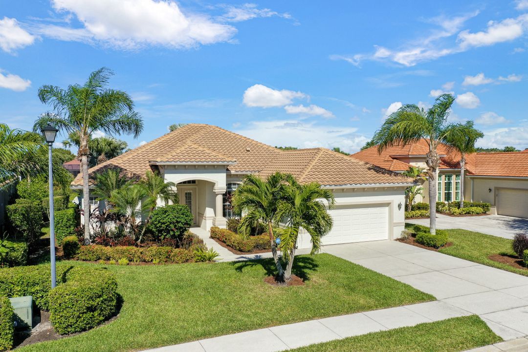 8219 Potomac Ln, Naples, FL 34104
