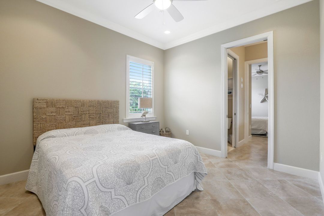 9424 Copper Rock Ct, Naples, FL 34120