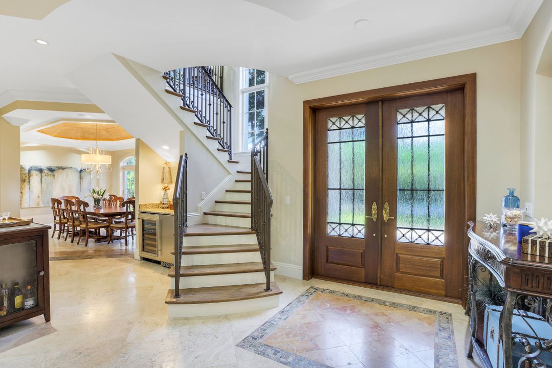 33 3rd St S, Naples, FL 34102