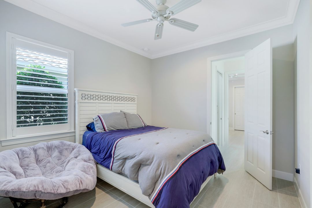 9273 Quarry Dr, Naples, FL 34120