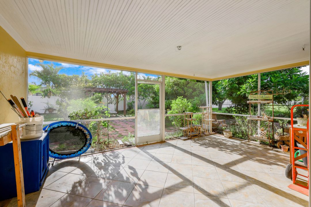 2627 SW 2nd Pl, Cape Coral, FL 33914