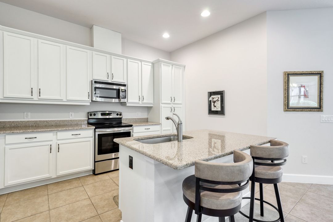 9123 Isla Bella Cir, Bonita Springs, FL 34135