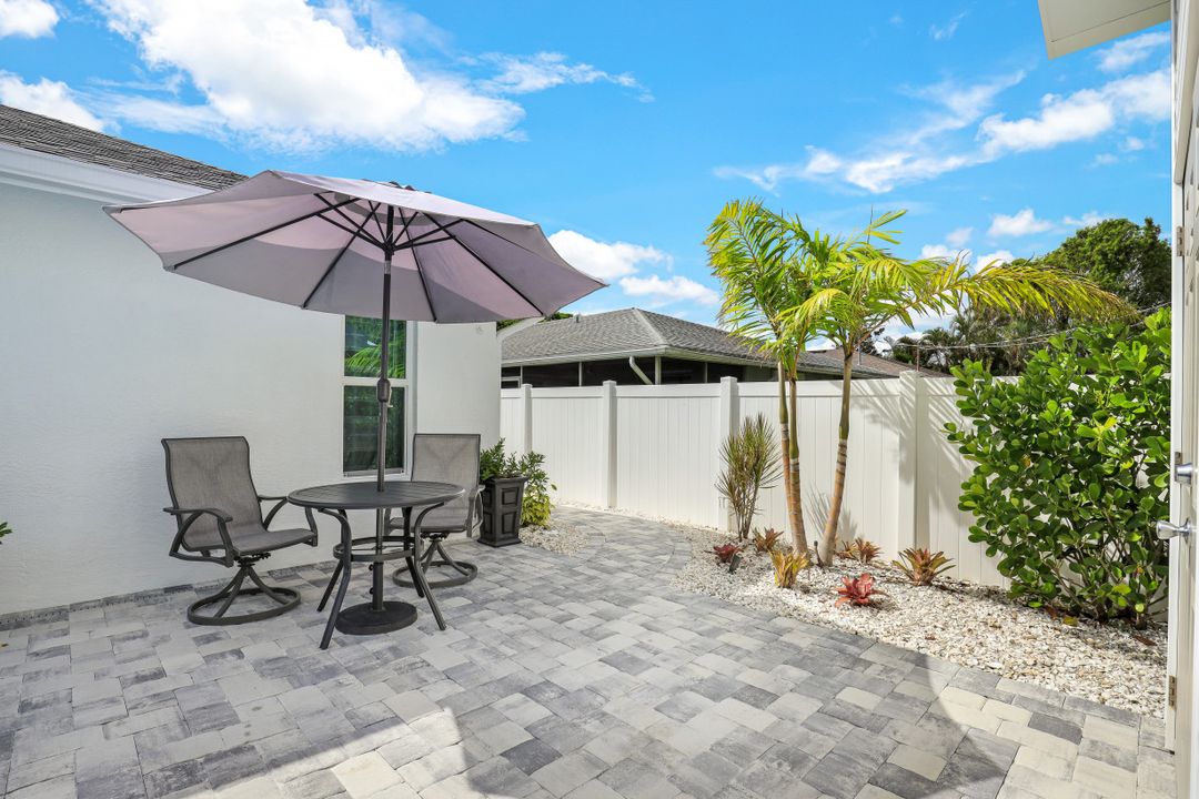 643 108th Ave N, Naples, FL 34108