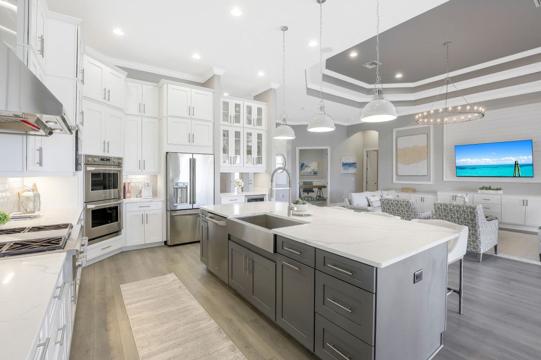 9308 Tulipano Ter, Naples, FL 34119