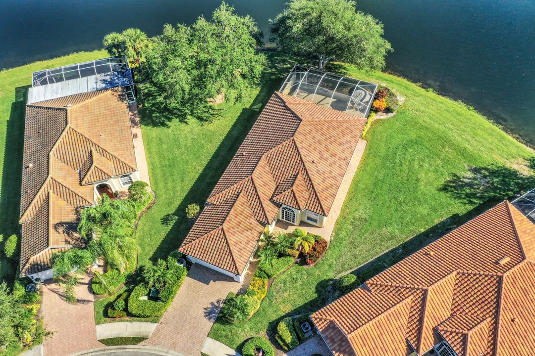 5500 Freeport Ln, Naples, FL 34119