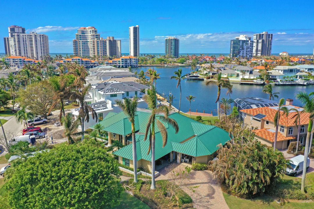 405 Neapolitan Way, Naples, FL 34103