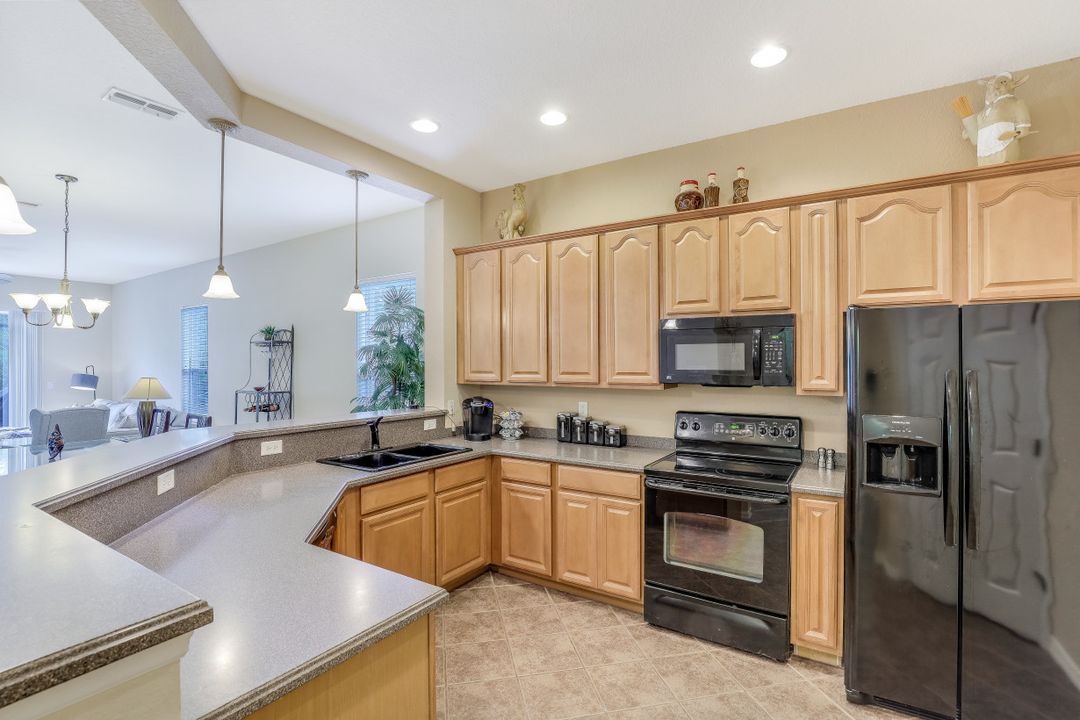 13892 Cleto Dr, Estero, FL 33928