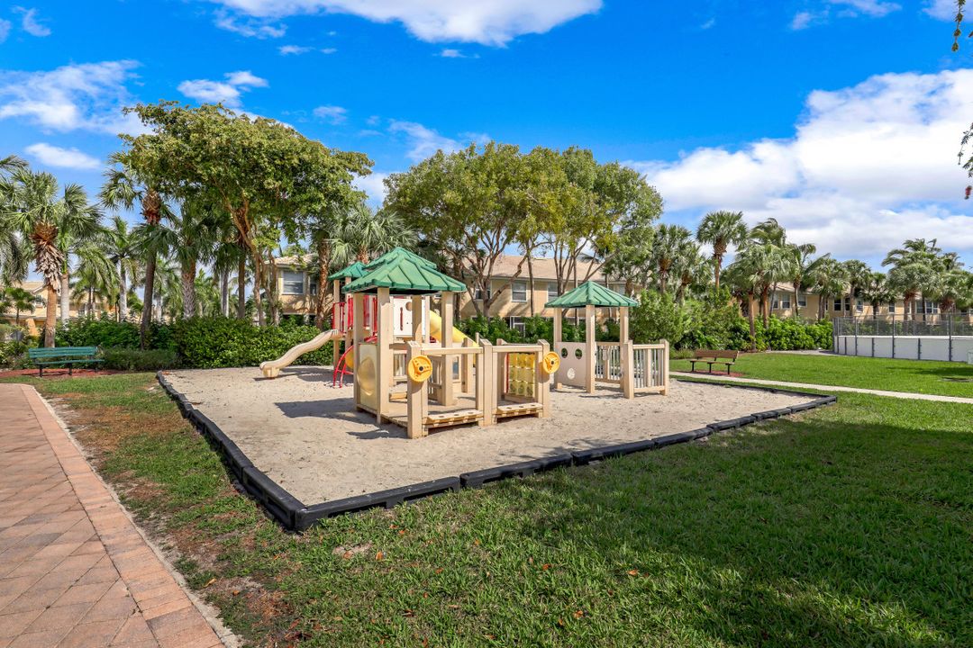 20441 Rookery Dr, Estero, FL 33928