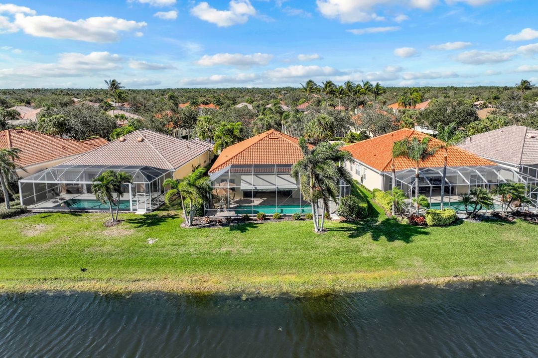 4334 Queen Elizabeth Way, Naples, FL 34119