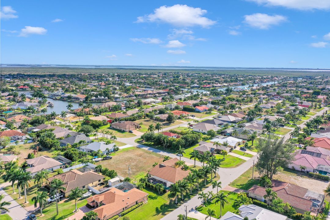 5011 SW 22nd Pl, Cape Coral, FL 33914