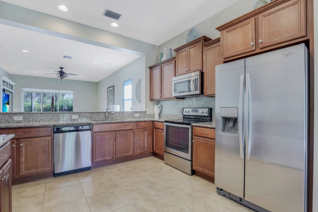 9574 Coquina Cir, Naples, FL 34120