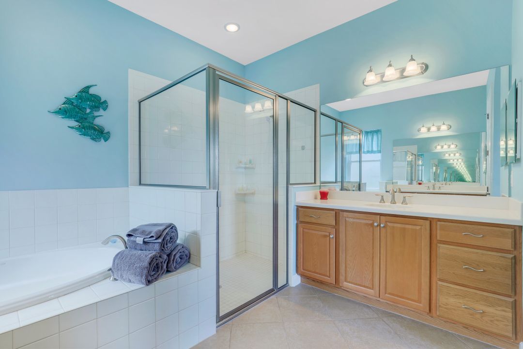 13564 Manchester Way, Naples, FL 34109