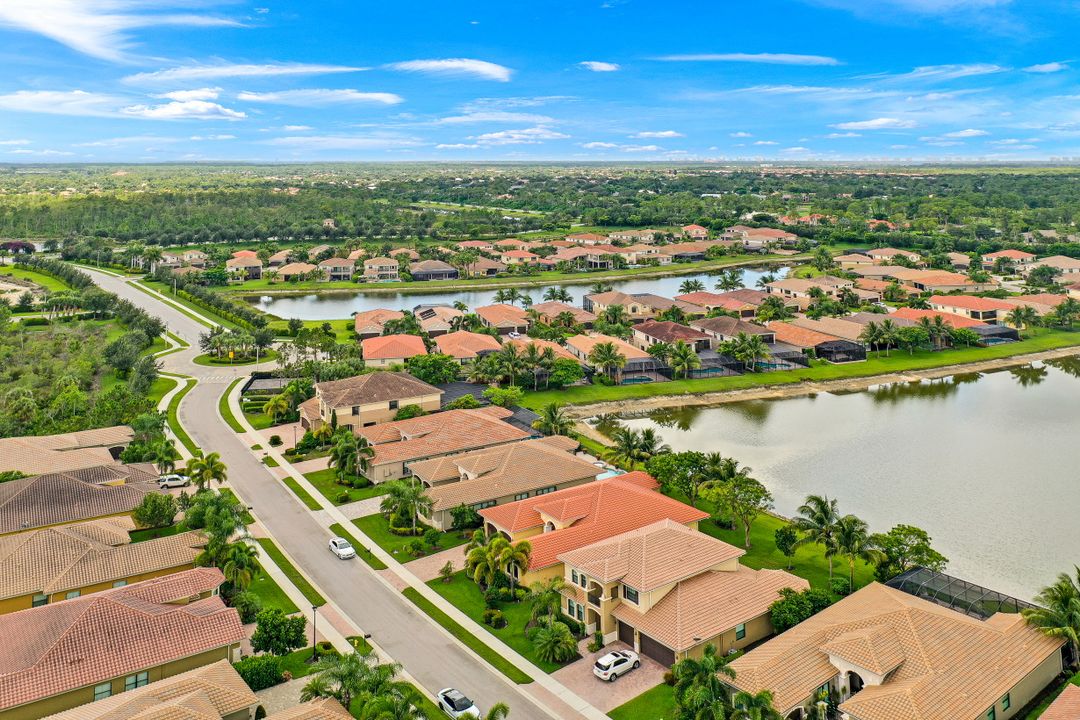 3883 Gibralter Dr, Naples, FL 34119