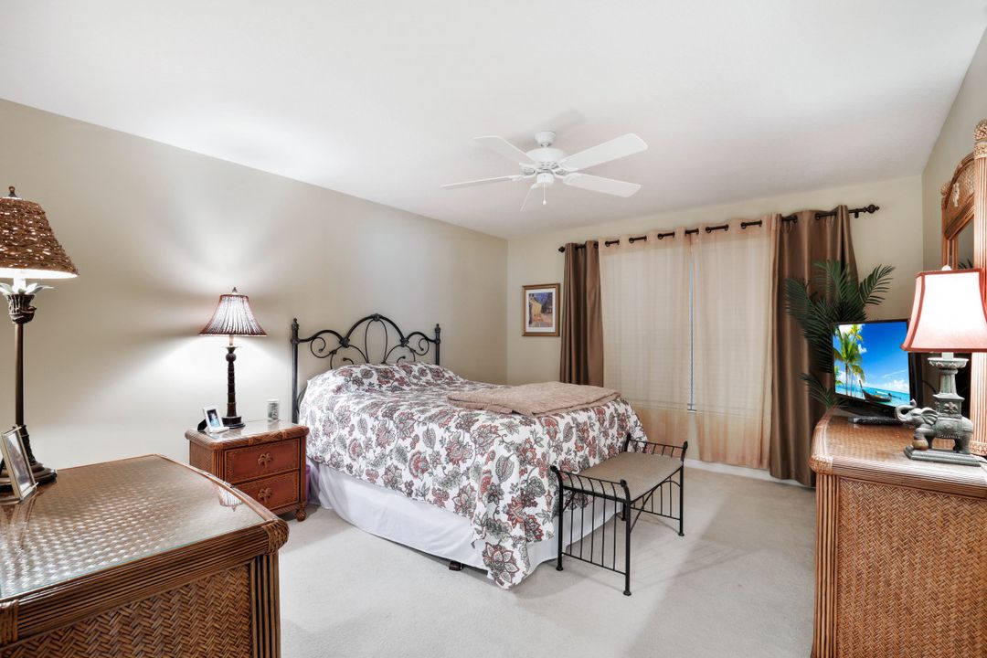 4209 St George Ln, Naples, FL 34119