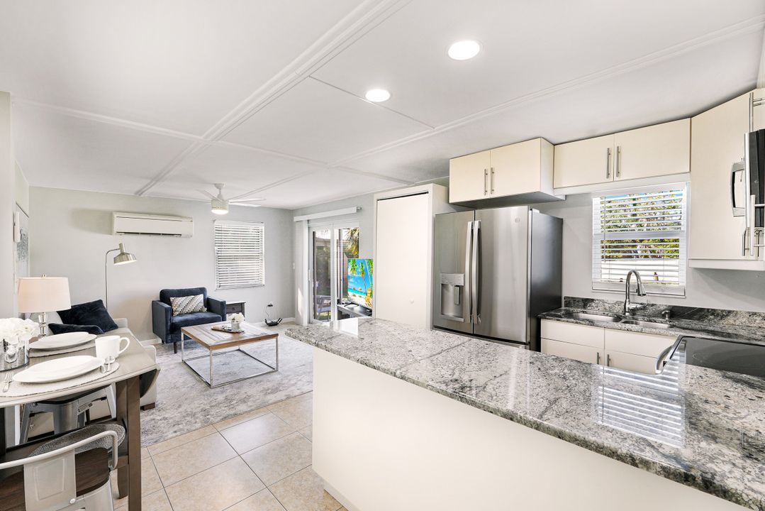 10095 7th St N #1, Naples, FL 34108