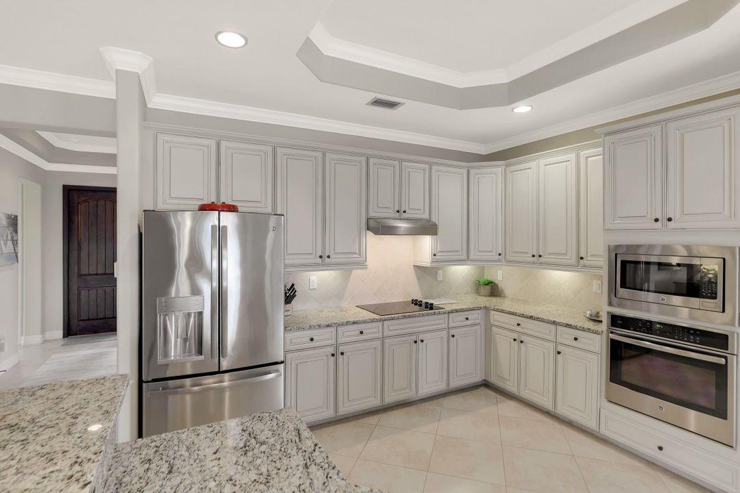 28600 Derry Ct, Bonita Springs, FL 34135